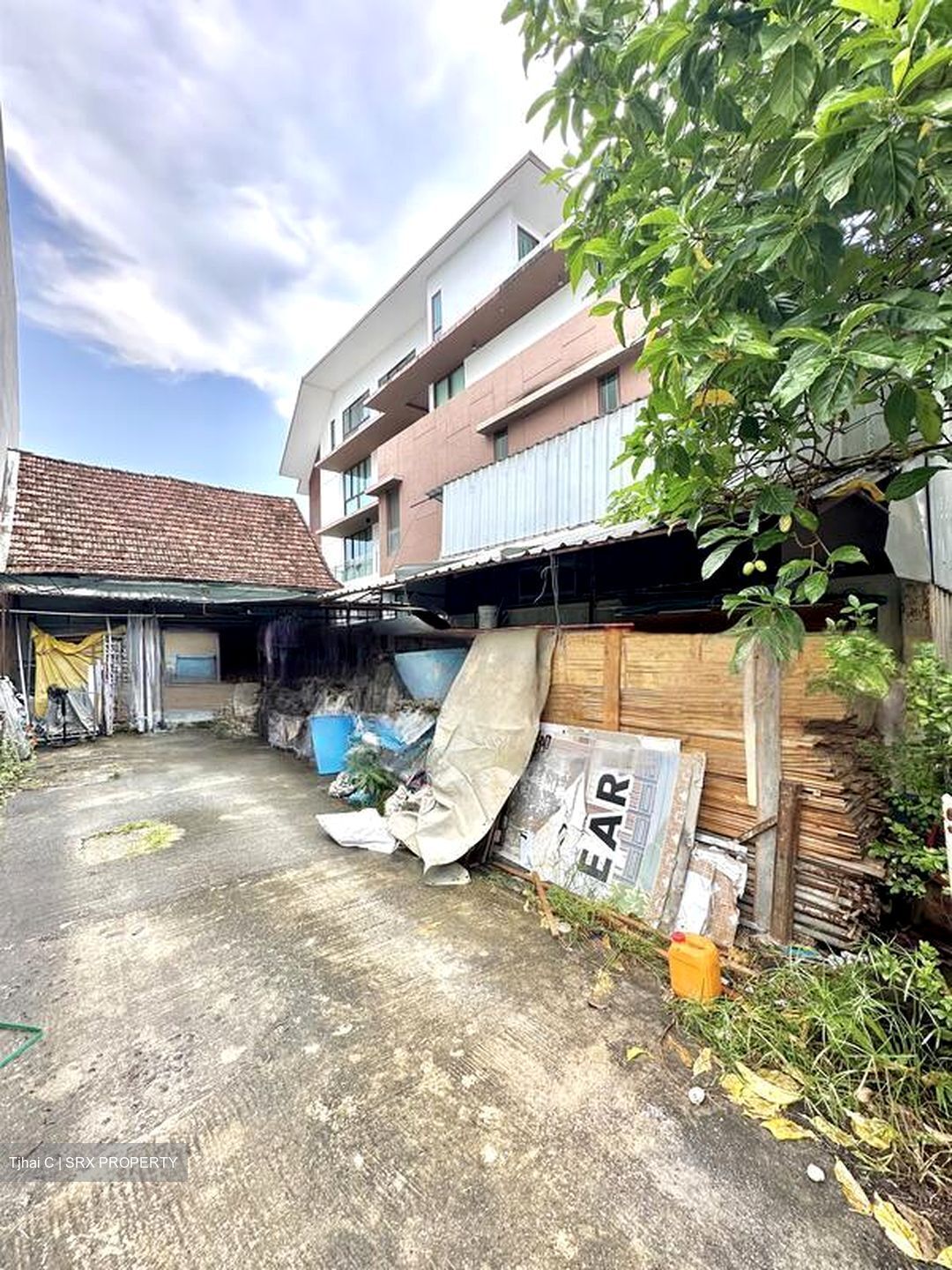 Owen Road (D8), Terrace #448471411